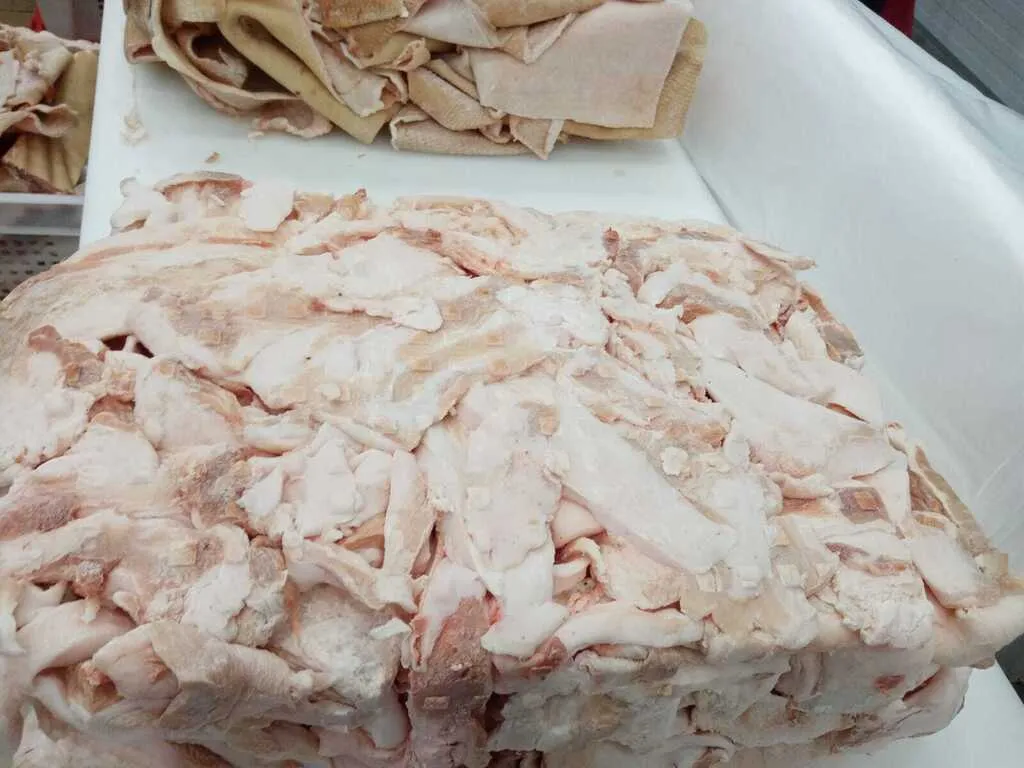 обрезь свиная (шпик корпусной) в Волгодонске